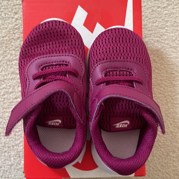 New Nike Tanjun size 5c - Picture 3 of 5